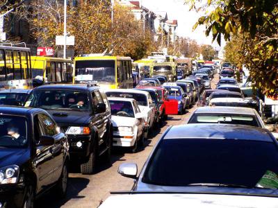 В Севастополе парализовано дорожное движение